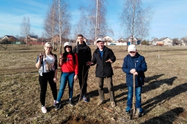 В Червене прибавится гармонии и счастья: волонтёры посадили необычную аллею